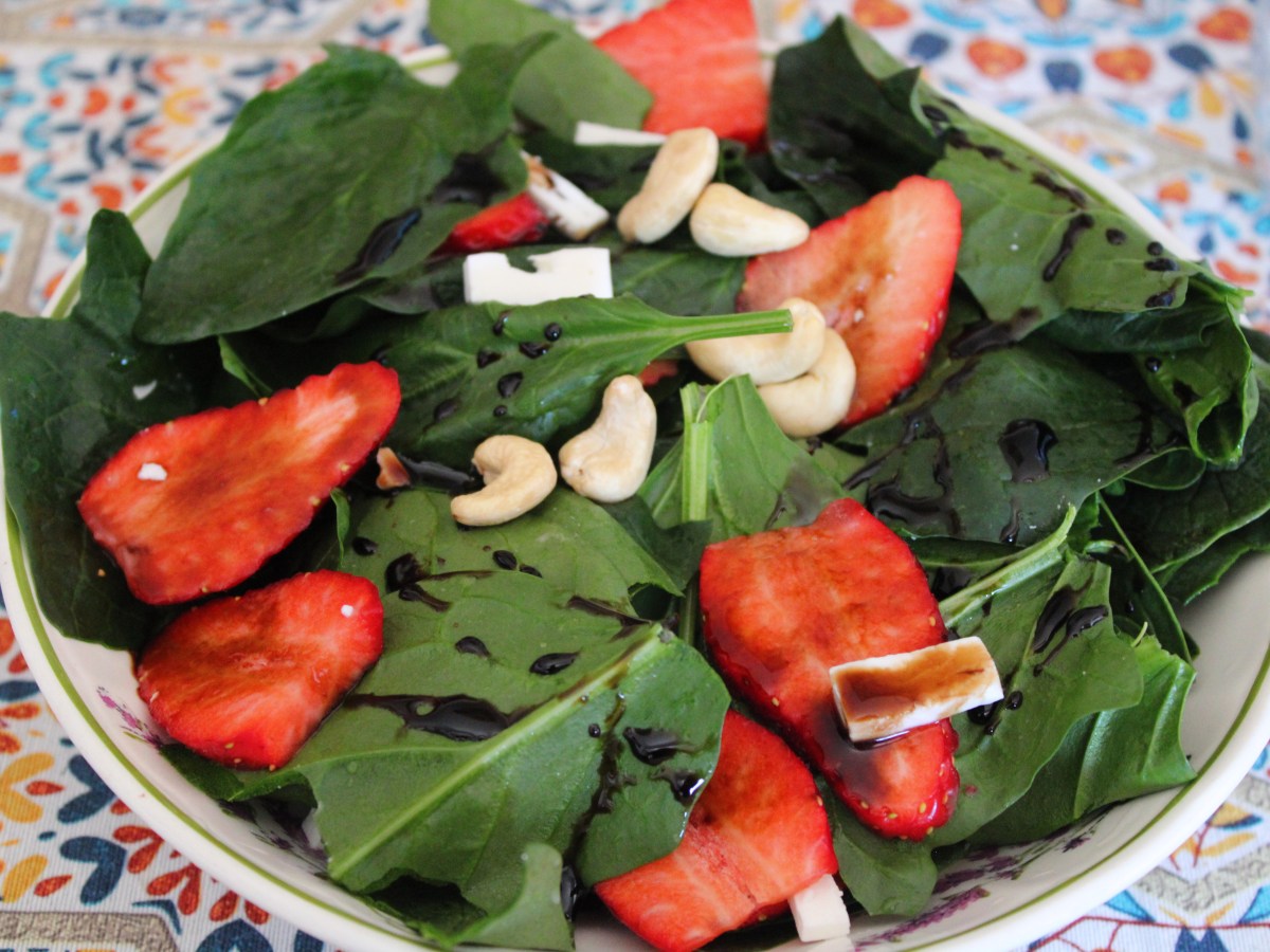 Ensalada de Espinacas con Queso Feta y&nbsp;Fresas